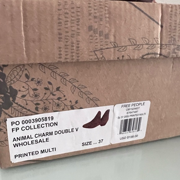 Free People Animal Charm Double V Ankle
Boots Size 7 - Picture 12 of 14